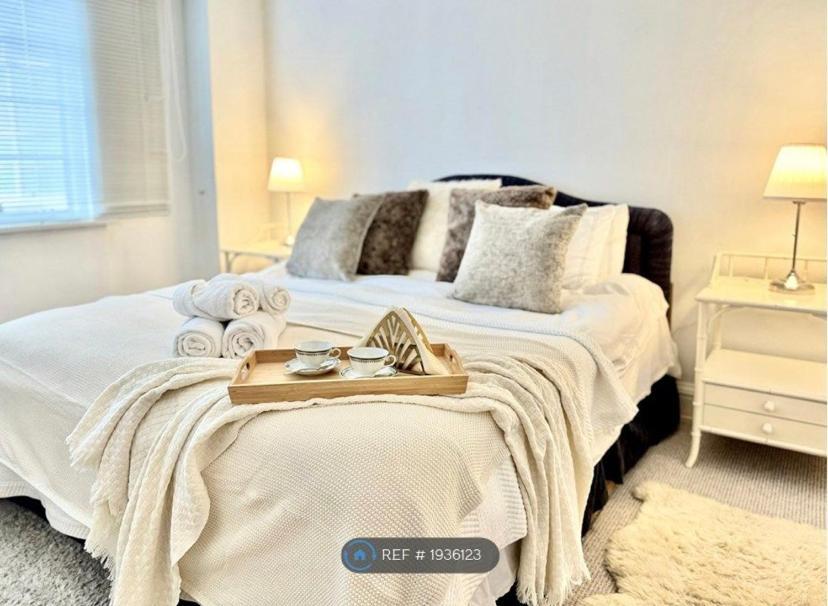 Executive Knightsbridge Apartment Лондон Екстер'єр фото